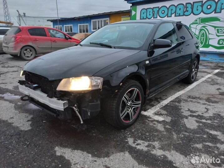 Ремень безопасности передний правый Audi A3 8P3857