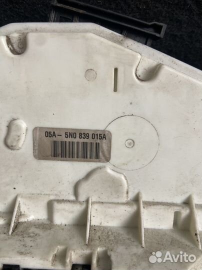 Замок задней левой двери Volkswagen Passat Cc