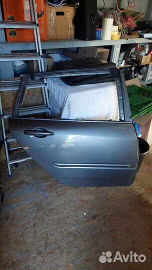 Дверь задняя правая на renault laguna 3 универсал