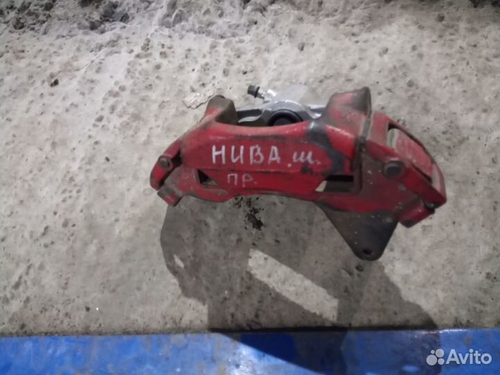 Суппорт в сборе передний пр niva chevrolet нива 3д