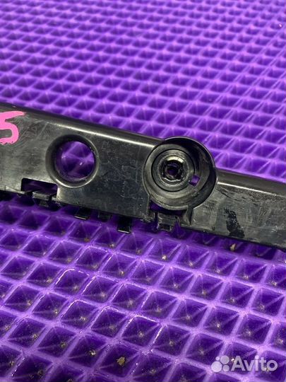 Крепление бампера переднее Nissan Roox B44A BR06