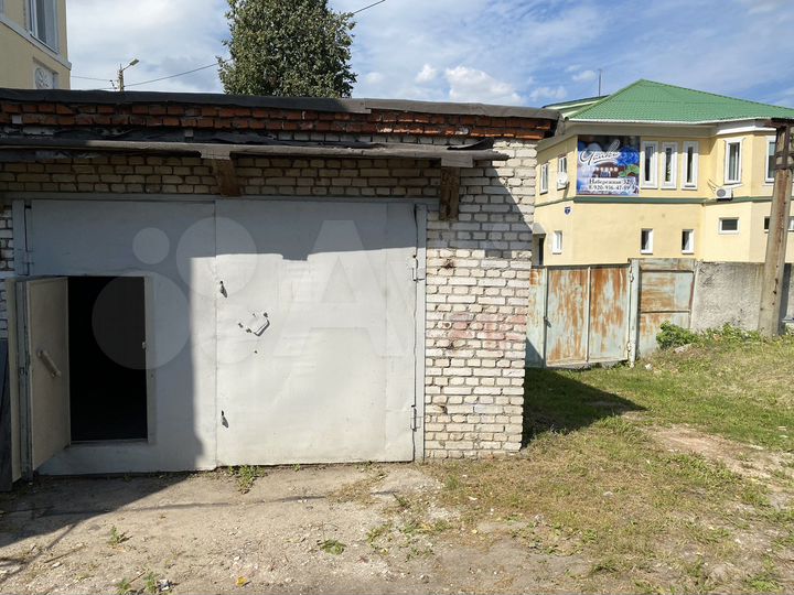 Гараж, > 30 м²