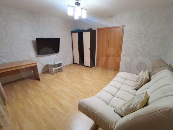 2-к. квартира, 78 м², 1/10 эт.