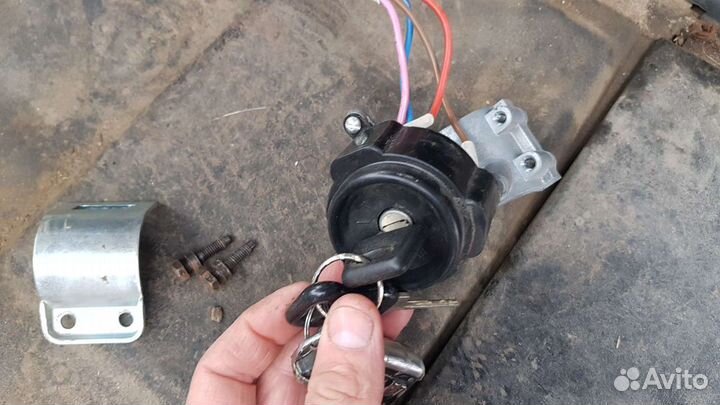 Замок зажигания на Волга