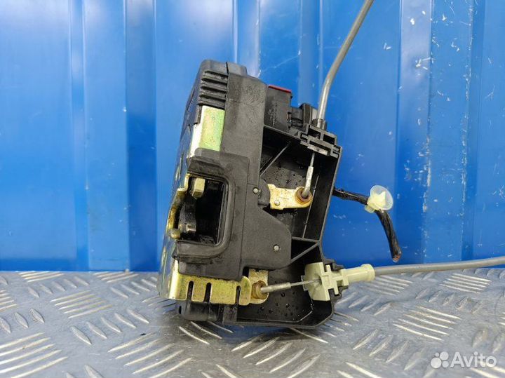 Замок передний левый Opel Zafira A 1.8 X18XE 2005