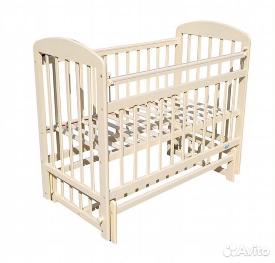 Детская кроватка с маятником
