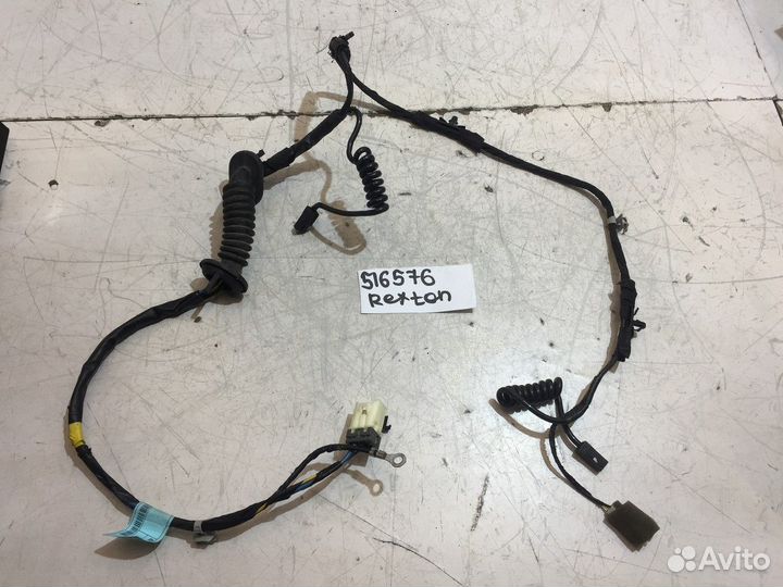 Электропроводка двери багажника (SsangYong Rexton)