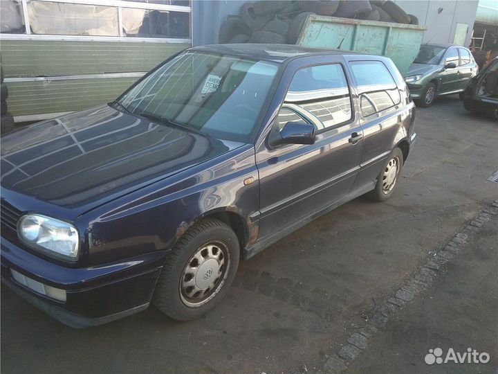 Разбор на запчасти Volkswagen Golf 3