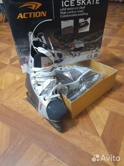 Коньки хоккейные