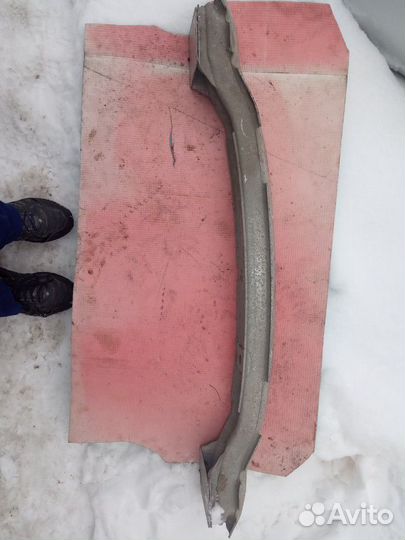 Усилитель бампера audi A8 D3