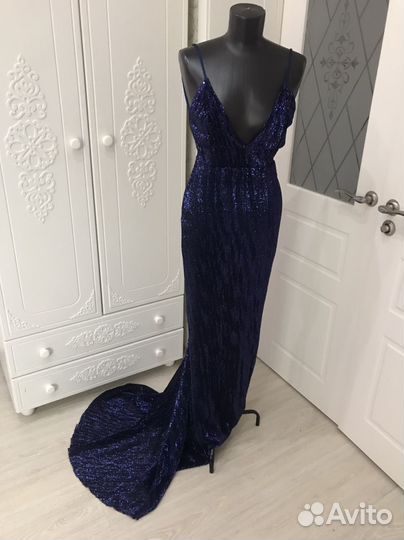 Вечернее платье со шлейфом на фотосессию