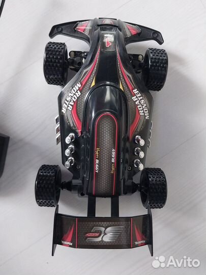 Машина на радиоуправлении с аккумулятором