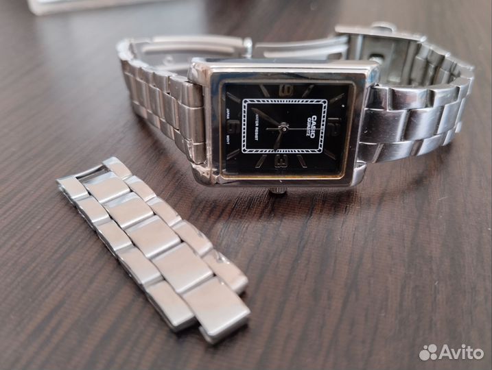 Новые наручные часы Casio женские