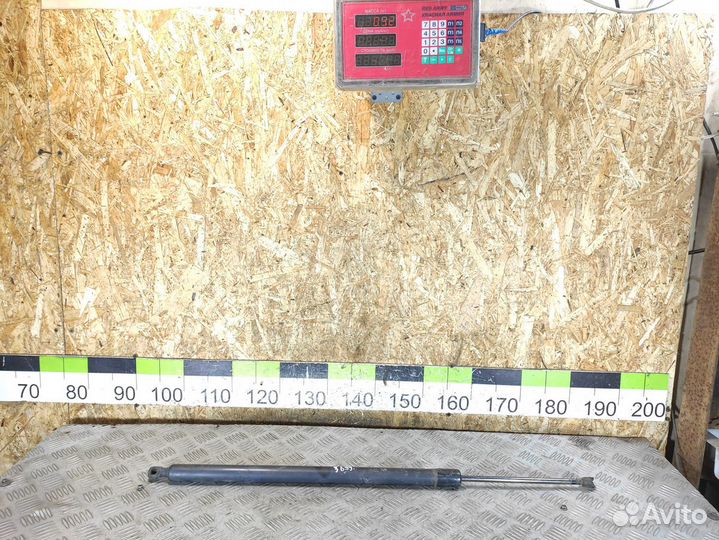 Амортизатор двери багажника Volkswagen Transporter