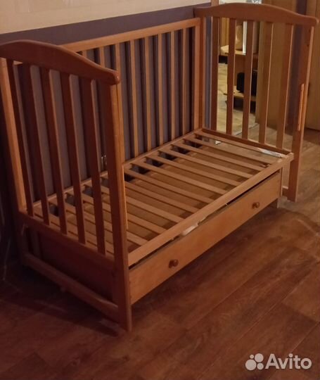 Детская кроватка