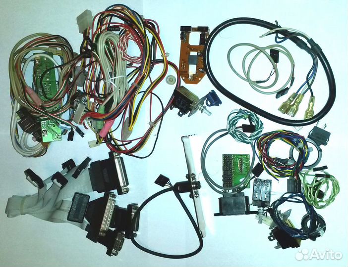 Кнопки включения ат, провода для компьютера