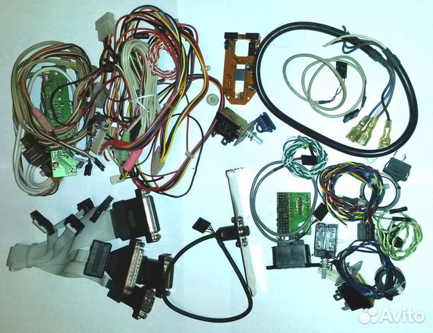 Кнопки включения ат, провода для компьютера