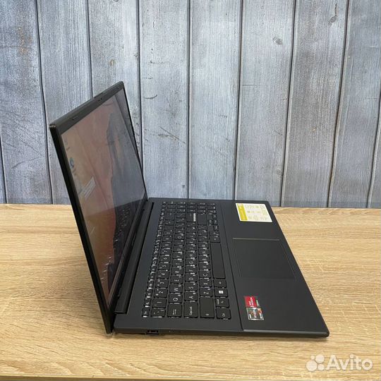 Ноутбук Asus VivoBook Go