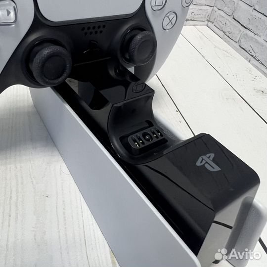 Зарядная станция Dualsense Charging Station PS5