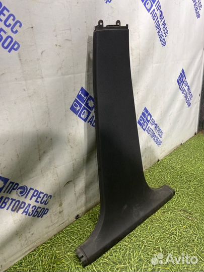 Обшивка стойки правая Ford Focus 2 хэтчбек 1.6