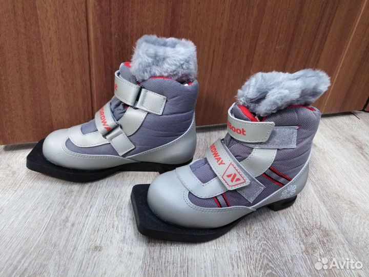 Лыжные ботинки детские