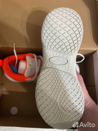 Кроссовки женские 39