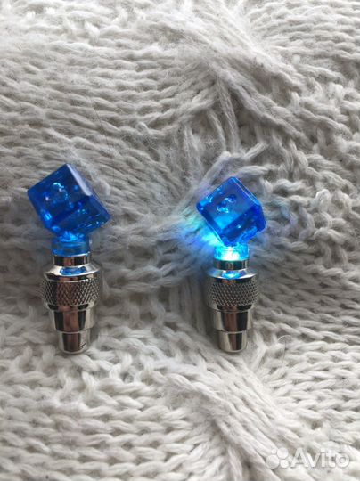 Светящиеся колпачки на ниппель велосипеда