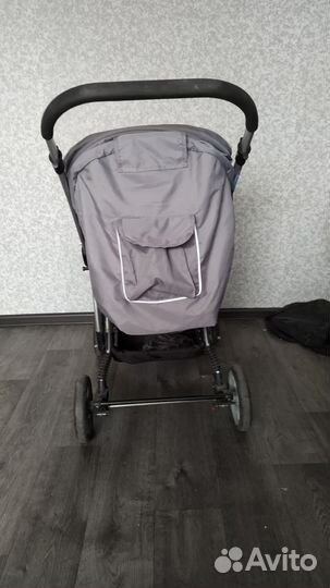 Детская прогулочная коляска