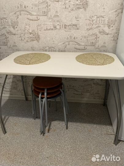 Табуретка бу, стол бу - в эксплуатации 6 мес