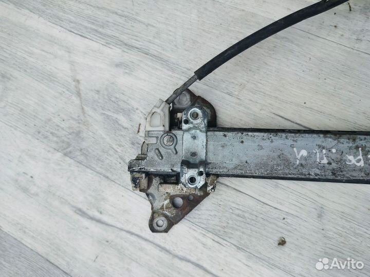 Стеклоподъемник передний левый Nissan Almera (N15)