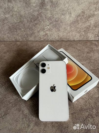 Телефон iPhone 12 mini