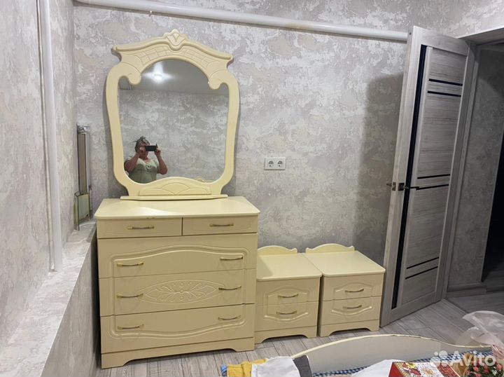 Спальный гарнитур