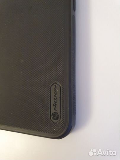 Чехол nilkin на iPhone 13