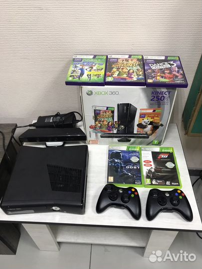 Xbox 360 S, 250GB, kinnect, диски, игры