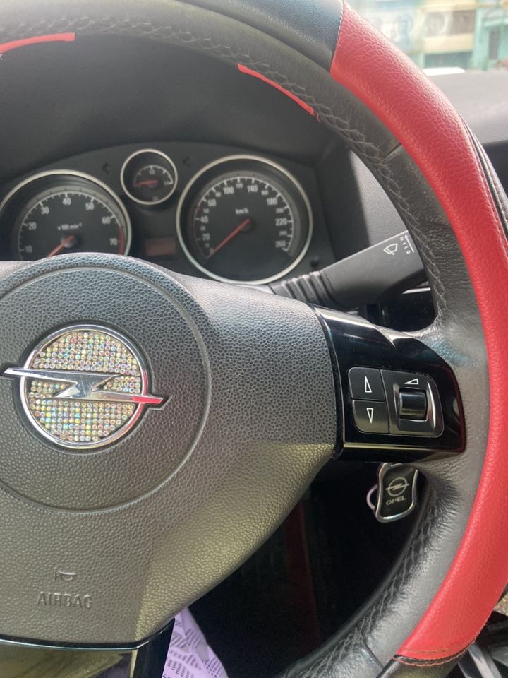 Opel Astra GTC: фото владельца
