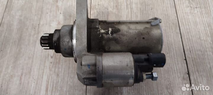 Стартер Volkswagen 0AM911023K