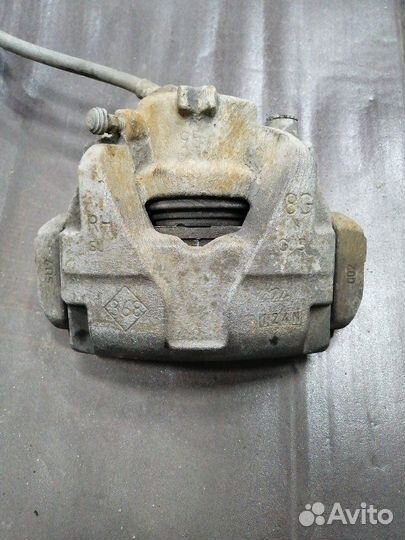 Суппорт передний правый Renault Megane BZ0H K4M