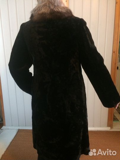 Шуба мутон воротник песец длинная