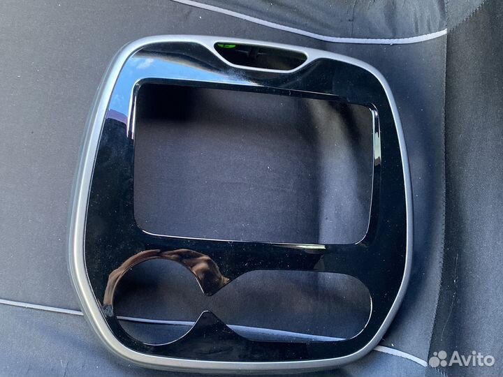 Рамка для 2 din магнитолы Renault kaptur