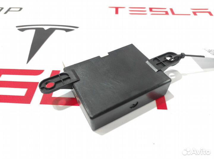 Блок управления стояночным тормозом и парктроникам