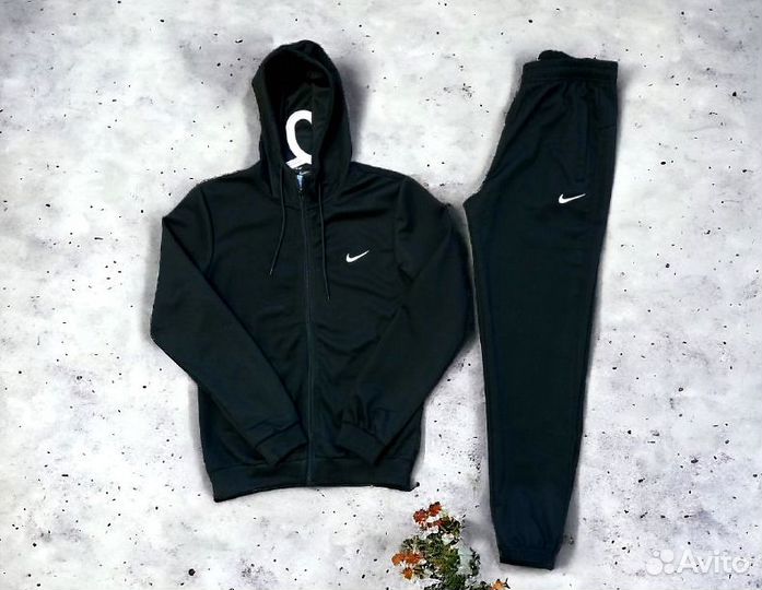 Спортивные костюмы Nike