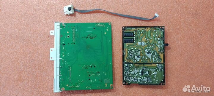 Разбор LG 32LB570U