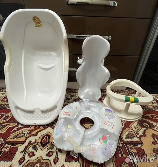Ванночка,горка,круг и стульчик для купания