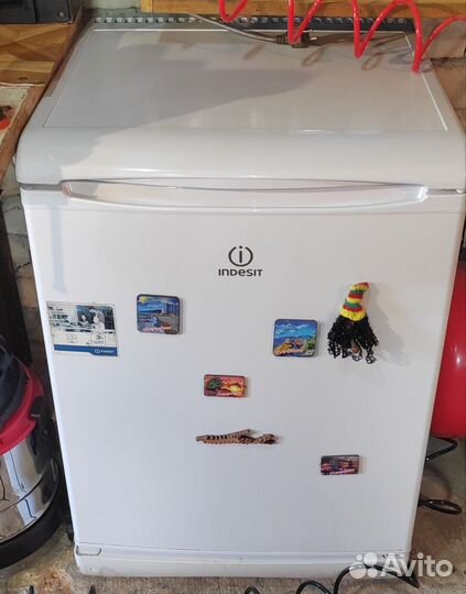 Холодильник маленький