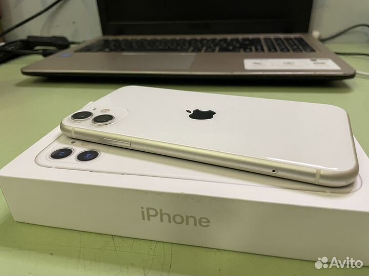 iPhone 11, 64 ГБ