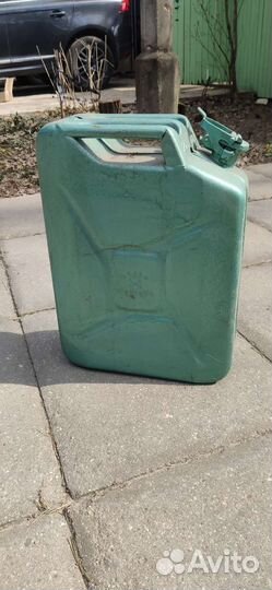 Канистры металлические 20 литров