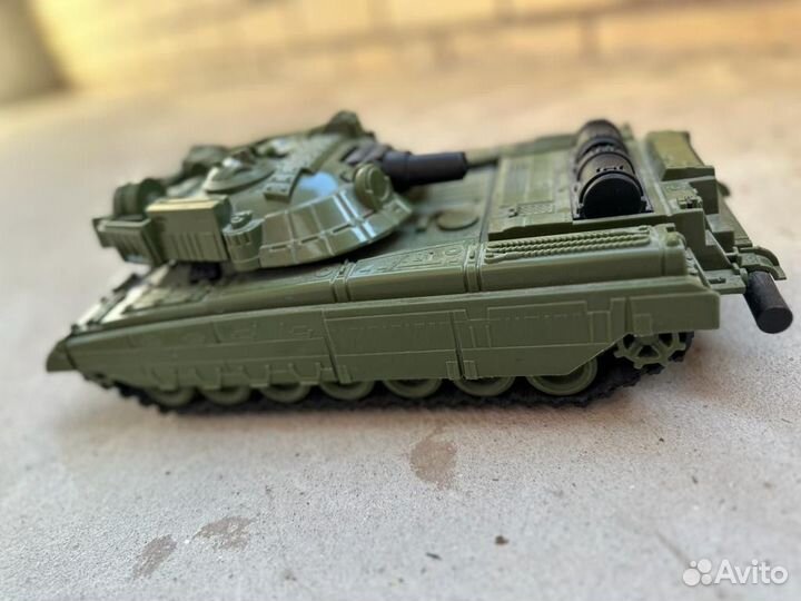 Игрушки для мальчика