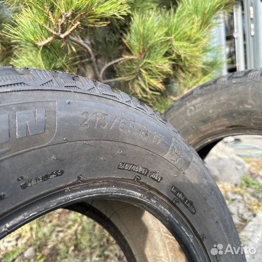 Michelin X-Ice North 4 215/65 R17