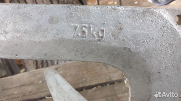 Якорь для лодки