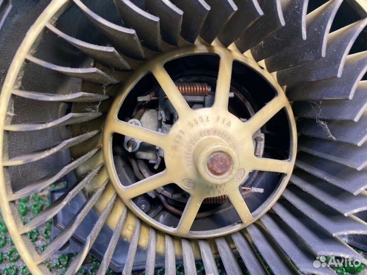 Мотор отопителя Opel Omega B X20XEV 1998